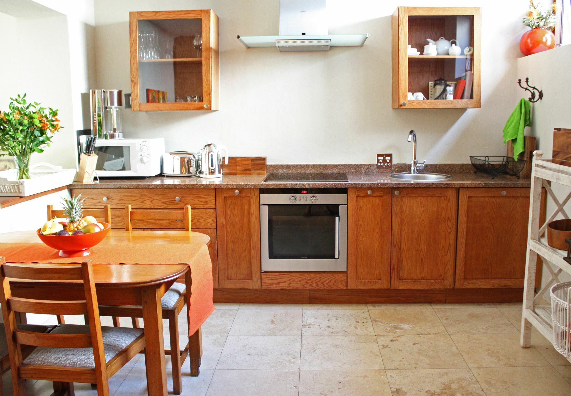 Purple House Accommodations เคปทาวน์ ภายนอก รูปภาพ